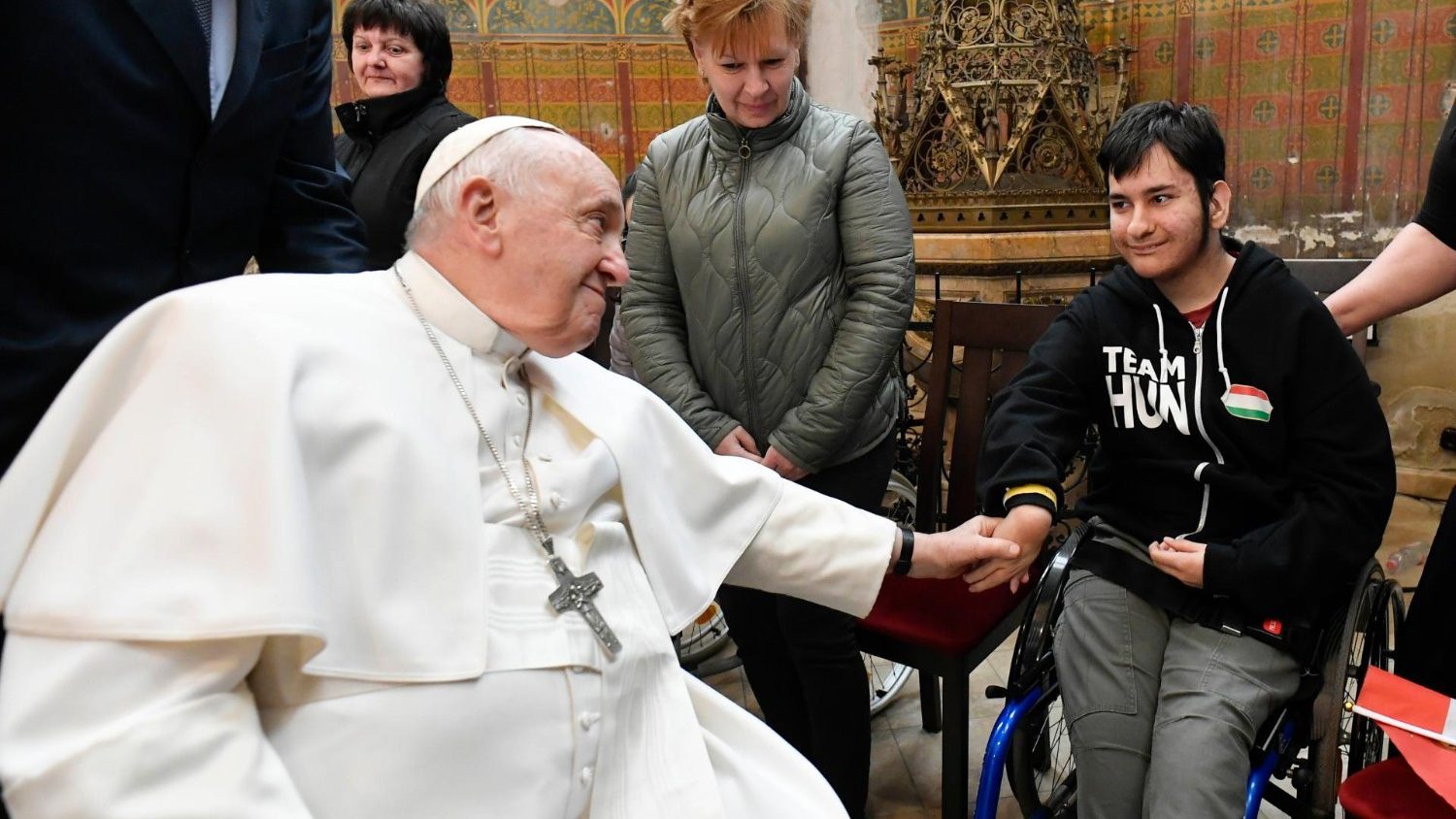 البابا فرنسيس يلتقي في بودابست الفقراء واللاجئين ويتحدث عن لغة المحبة - vatican news