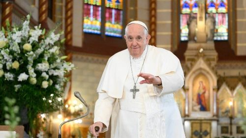 Ferenc pápa egy fiatal lélek – interjú Roseean James pakisztáni lánnyal, aki a Szentatya előtt imádkozott