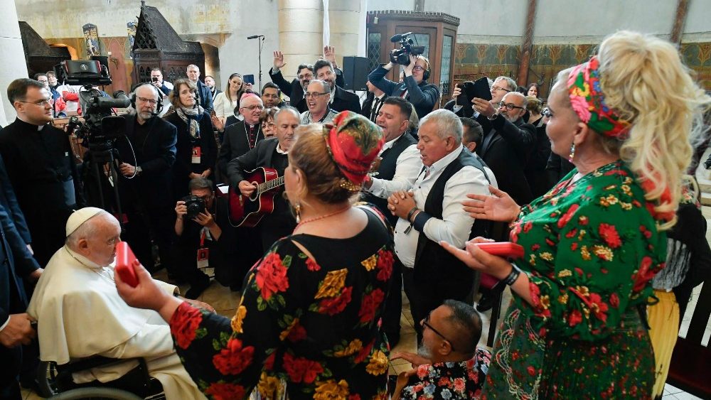 2023.04.29 Viaggio Apostolico in Ungheria - Incontro con i poveri e con i rifugiati presso la Chiesa di S.Elisabetta d'Ungheria