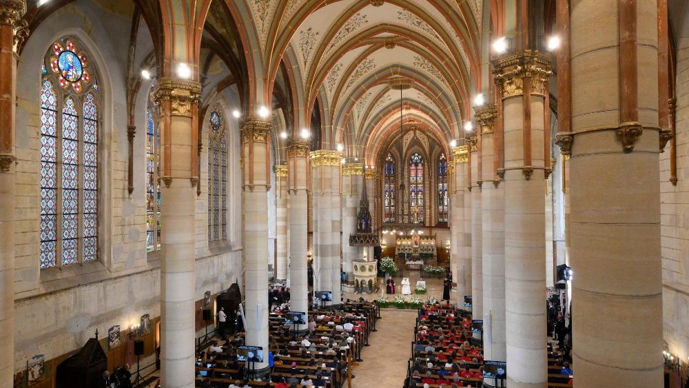 O Papa Francisco no encontro com os pobres e refugiados na Igreja de Santa Isabel da Hungria