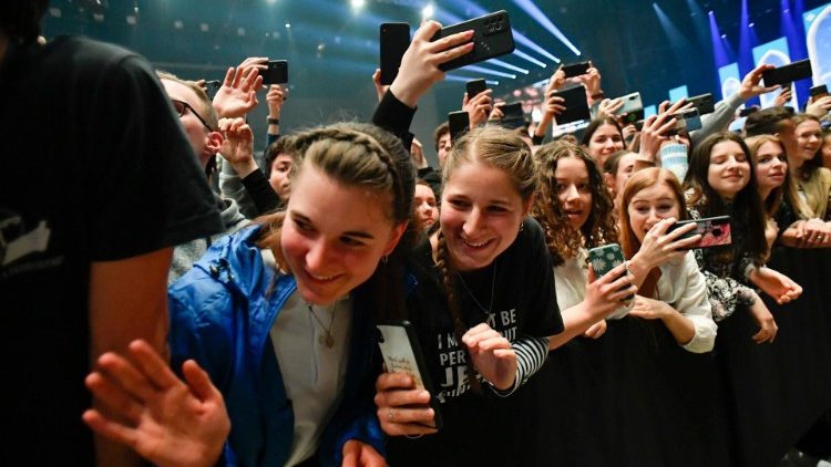 Pope Francis among the young people
