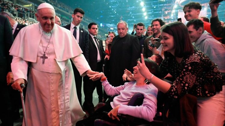 MAP Francis with young people of Hungary