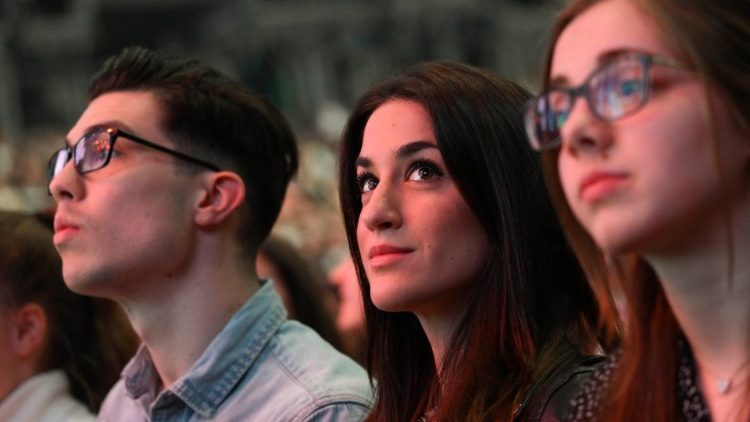 Young Hungarians listen to Pope Francis