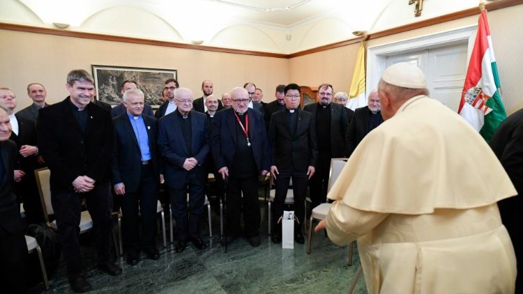 Pápež František pri stretnutí s jezuitmi v Maďarsku (29. apr. 2023)