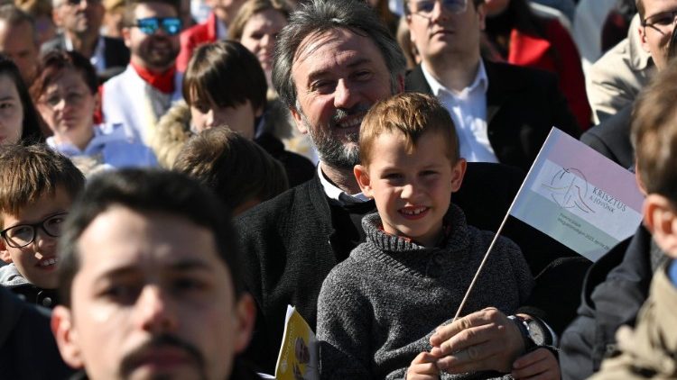 Uczestnicy Mszy z Papie?em, Budapeszt, 30 kwietnia 2023