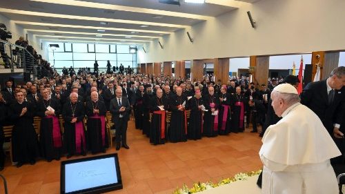 Papst an Budapester Uni: ?Jünger des Wissens hinterfragen Wissen