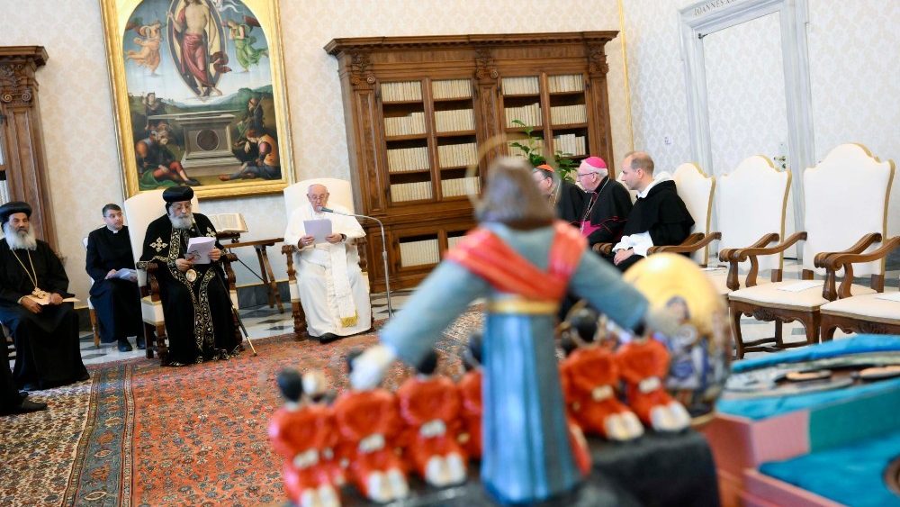 Le Pape Fran?ois et le Pape Tawadros II, jeudi 11 mai 2023, au Vatican. 