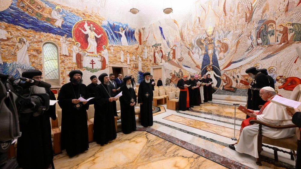 Ora??o na Capela Redemptoris Mater, no Palcio Apostlico