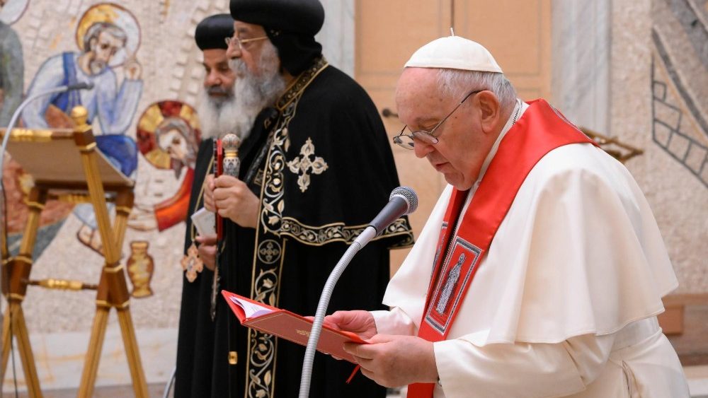 Le Pape Fran?ois et le Pape Tawadros II, jeudi 11 mai 2023, au Vatican. 