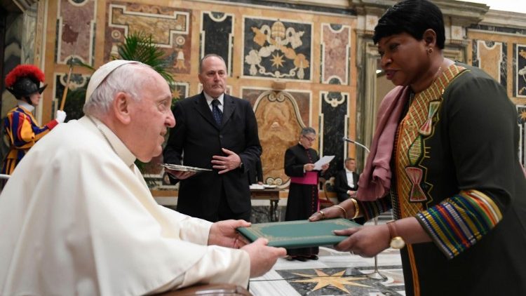 MAP Francis meeting with the five new Ambassadors accredited to the Holy See