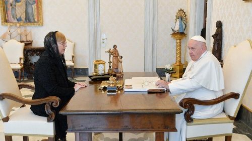 Papa Franjo primio u audijenciju Predsjednicu Republike Slovenije