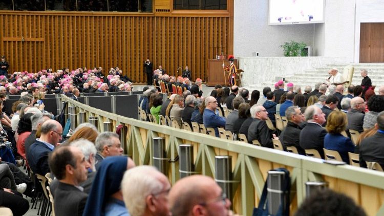 Pope Francis addressing bishops and diocesan representatives of the synodal path in Italy in the Paul VI Audience Hall 