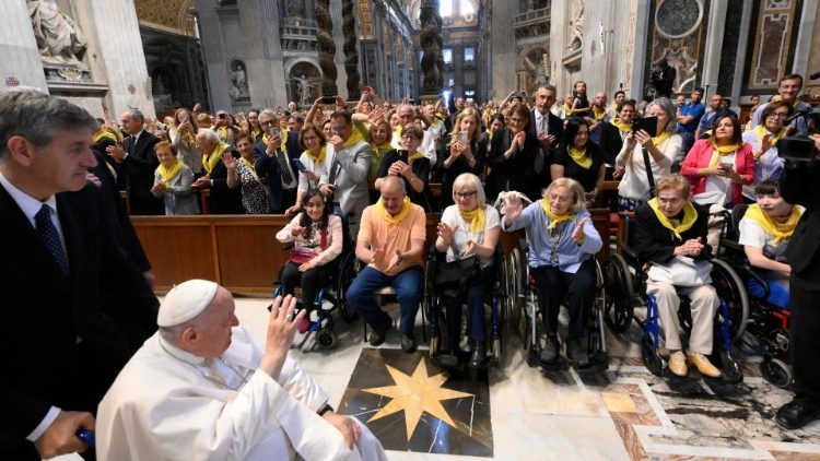 Il saluto del Papa ai pellegrini delle due cittadine lombarde