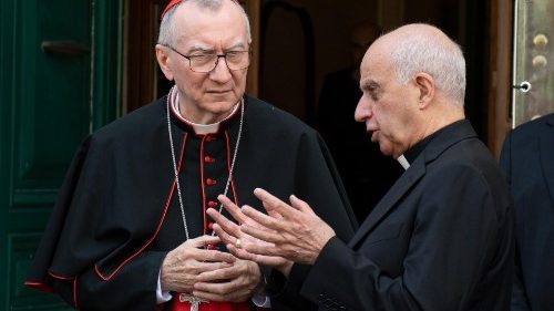 Parolin: seguiamo il Papa al Gemelli con affetto, speriamo tutto si risolva presto
