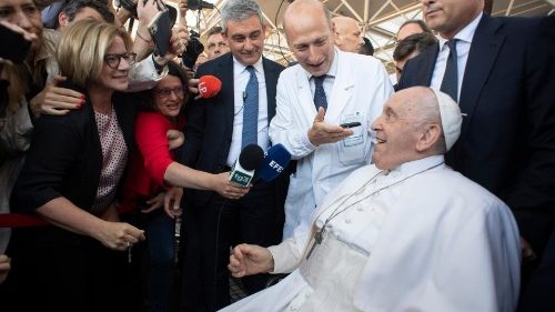 MAP Francis returns to Vatican after discharge from hospital