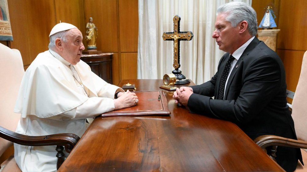 Papa na conversa com Miguel Diaz-Canel Bermudez, presidente da Repblica de Cuba