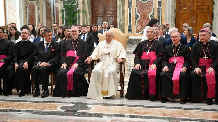 O Papa recebe participantes da Plenária da Reunião das Obras de Ajuda às Igrejas Orientais - ROACO (Vatican Media)