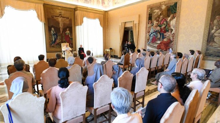 El Papa recibió en audiencia a las Religiosas de María Inmaculada Misioneras Claretianas