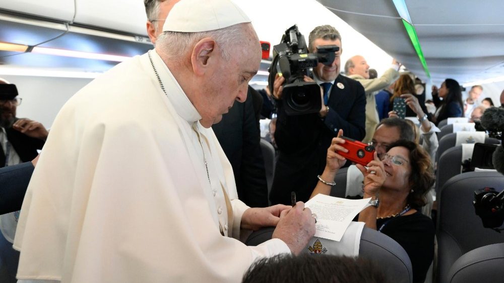 El Papa con los periodistas