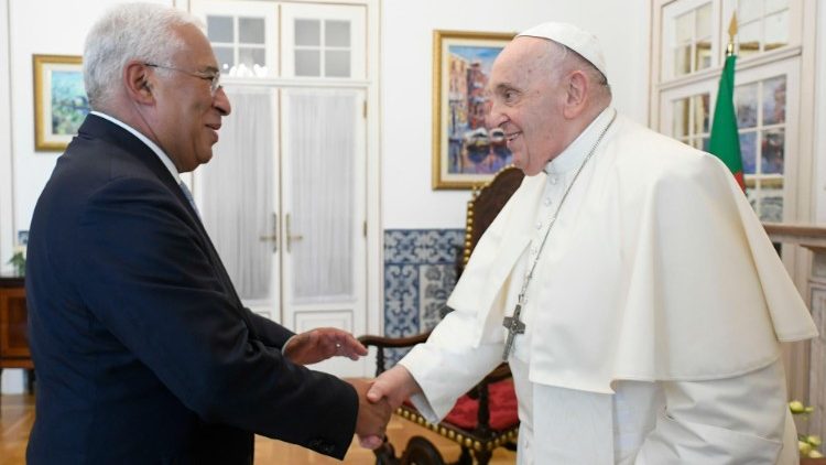 MAP Francis shakes hands with Portugal's Prime Minister Antnio Costa