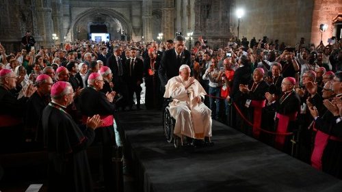 Francisco: Por favor, no conviertan a la Iglesia en una aduana