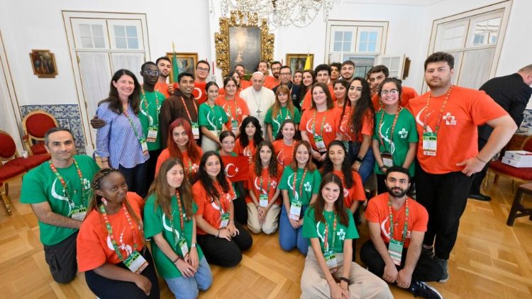 Group photo of the young Turks with MAP Francis