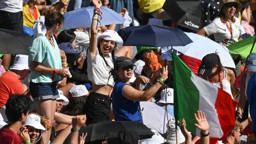 Voci da Lisbona: "Ha ragione il Papa, noi giovani dovremmo amarci di più"