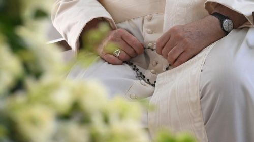La supplica del Papa a Fatima con malati e detenuti: il mondo ottenga la pace