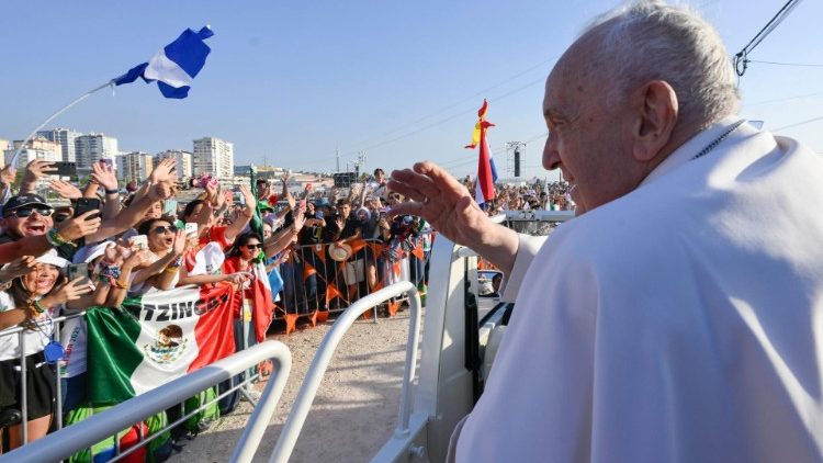 MAP Francis greets young people