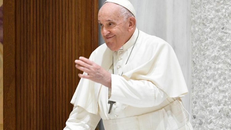 MAP Francis resumes General Audiences in the Vatican's Paul VI Hall after July break