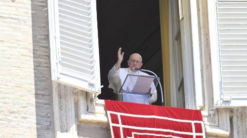 Il Papa: quando ci sentiamo perduti invochiamo e accogliamo Gesù