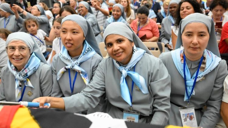 Alcune Suore Discepole di Gesù Eucaristico