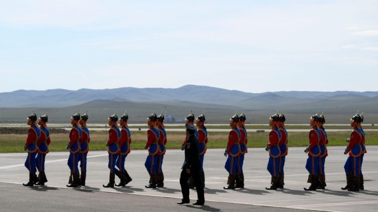 Welcome ceremony at airport
