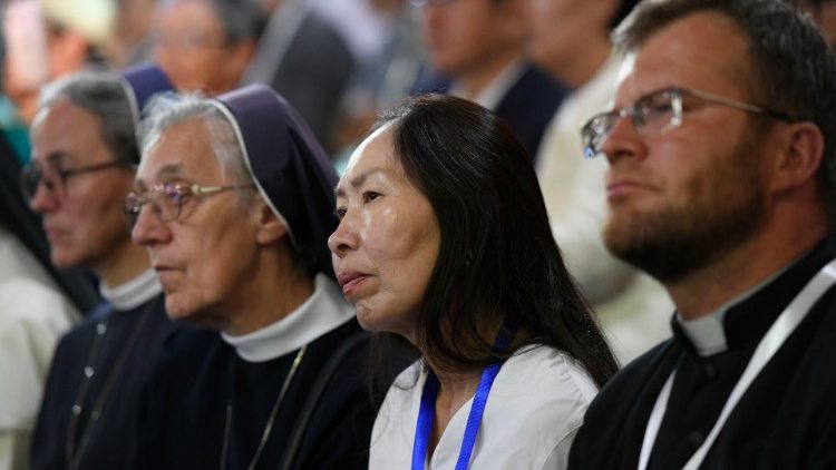 Lo sguardo attento della piccola comunità mongola