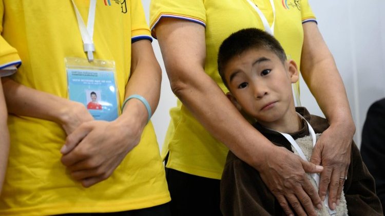 Un bambino ospite della Casa della Misericordia