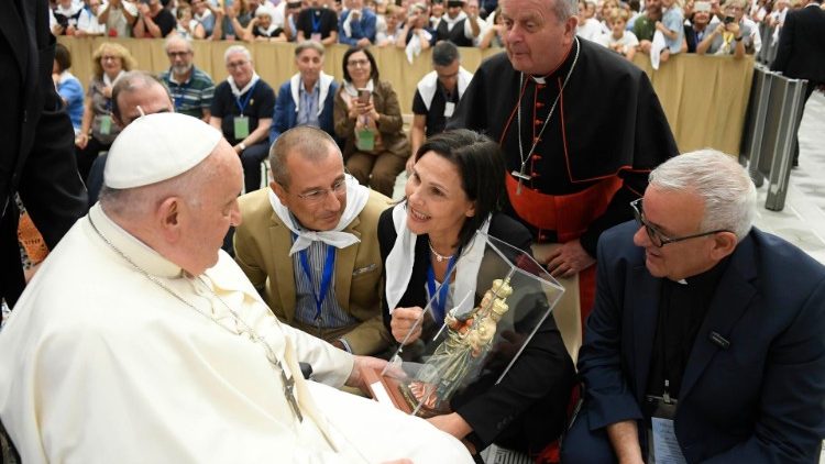 Il saluto di una famiglia