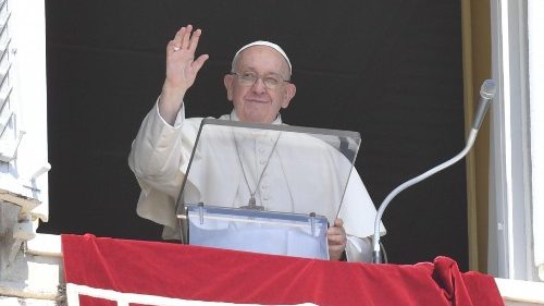 Cuando un hermano comete una falta contra ti, corrígelo a solas: el Papa en el Ángelus