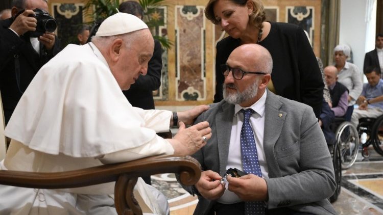 MAP Francis meets with workers' association