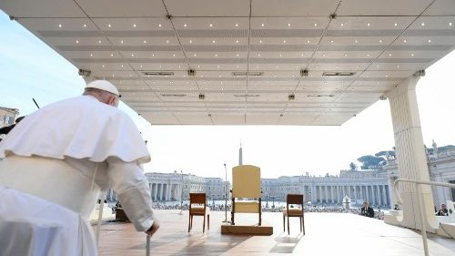 Il Papa: il cristiano si sporchi le mani nelle grandi questioni sociali e politiche di oggi