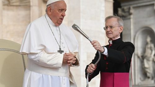 Francisco: Que callen las armas en Nagorno Karabaj