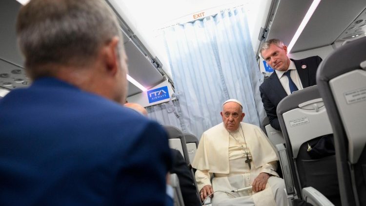 El Santo Padre agradeció a los comunicadores por sus trabajo   