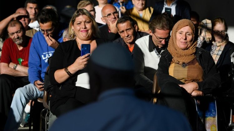 Personas que atraviesan graves dificultades económicas 