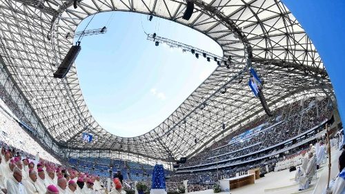 Il Papa: Francia ed Europa hanno bisogno di un nuovo sussulto di speranza