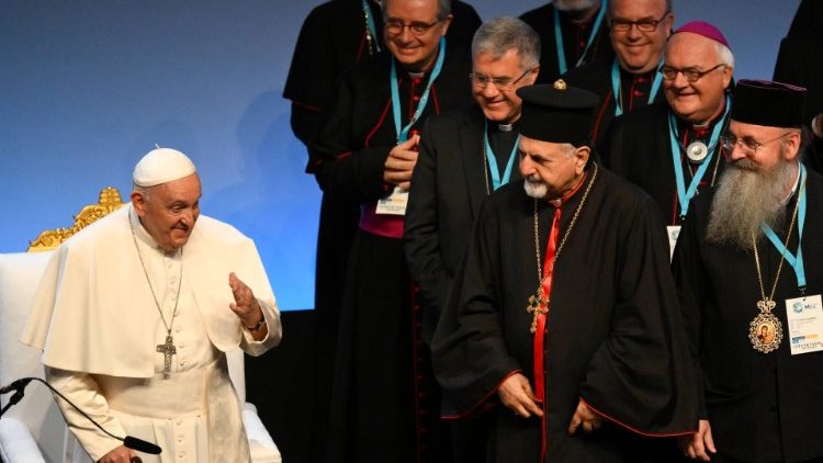 Papa Francesco durante la sessione conclusiva dei Rencontres Mediterraneennes a Marsiglia