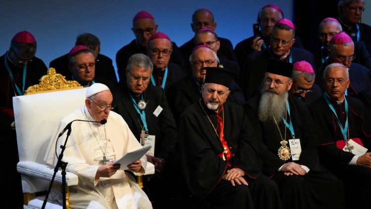 El Papa pronuncia su discurso 