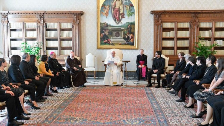 L'udienza di questa mattina nella Sala della Biblioteca Apostolica