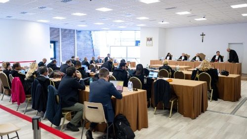 Processo vaticano, la difesa di Crasso chiede lazzeramento