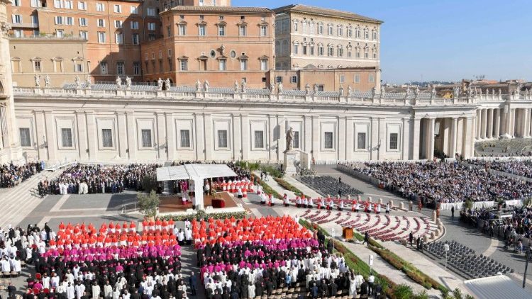 Una veduta di piazza San Pietro durante il Concistoro