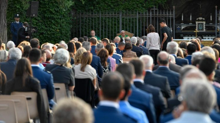 I gendarmi con le loro famiglie alla Messa