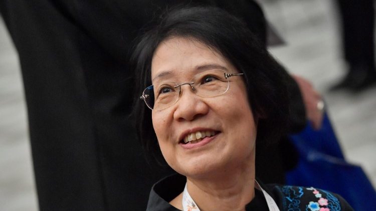 Ms. Siu Wai Vanessa Cheng at the Synod General Assembly